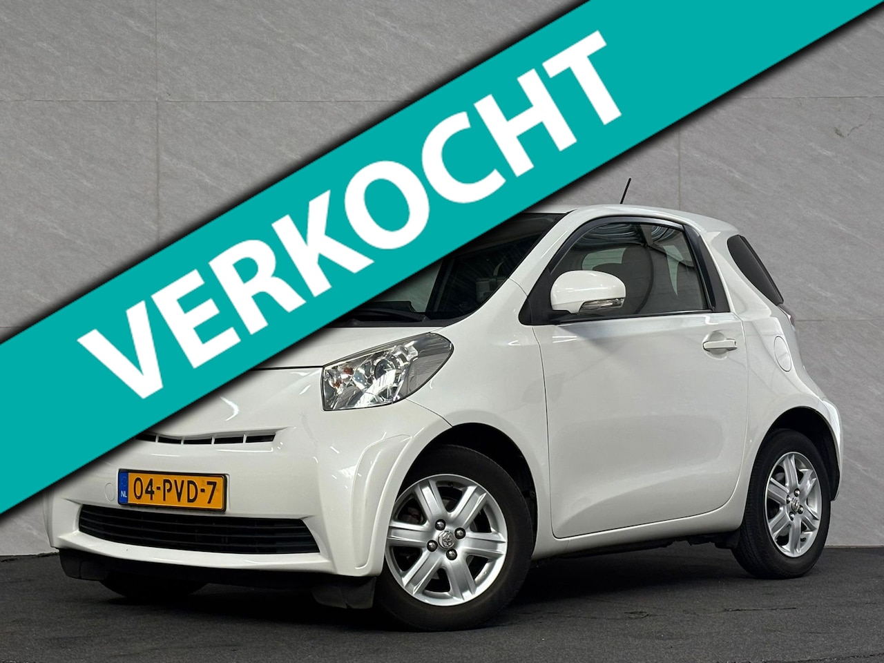 Toyota iQ - 1.0 VVTi Comfort Airco Tomtom E-ramen - AutoWereld.nl