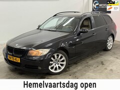 BMW 3-serie Touring - 318i High Executive / AUTOMAAT / MULTIEMEDIA-NAVI / DEALER ONDERHOUDEN