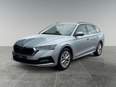 Skoda Octavia Combi - 1.4 TSI iV PHEV Business Edition Parkeersensoren vóór en achter | Adaptive Cruise Control