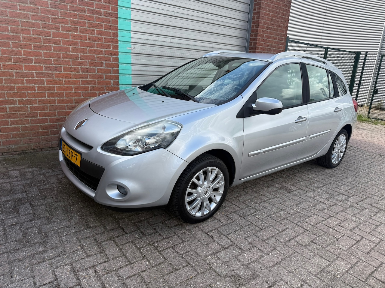 Renault Clio Estate - 1.2 TCE Sélection Business Sport Bj:2009 NAP! - AutoWereld.nl