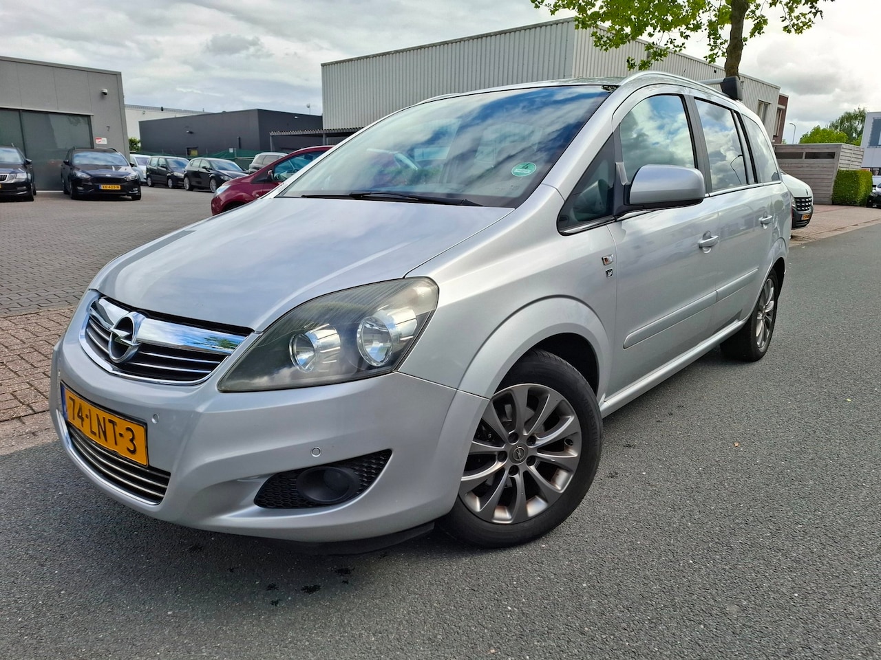 Opel Zafira - 1.8 111 years Edition AIRCO/CRUISE/NAVI! - AutoWereld.nl