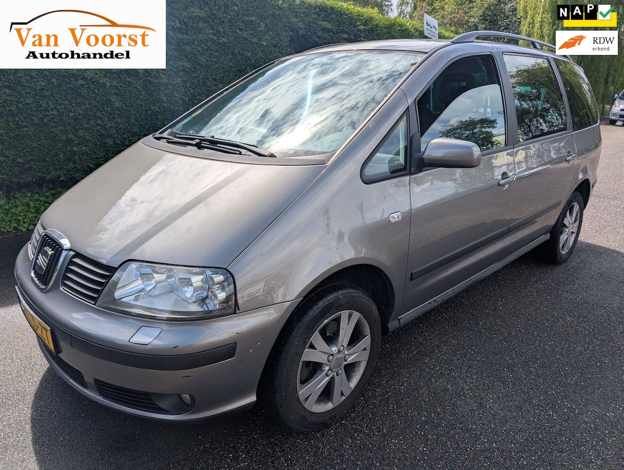SEAT Alhambra - 2.0 Urbanstyle 7 seats apk - AutoWereld.nl
