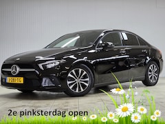 Mercedes-Benz A-klasse - 180 Business Solution/ LED Koplampen/ Wide-Screen/ Stoelverw./ Camera/ Zwarte-Hemel/ 16''