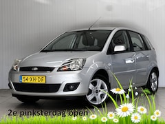 Ford Fiesta - 1.3-8V Futura/ APK 05-2027/ Trekhaak/ 5-Drs/ Airco/ 15'' LMV/ C.V. Afstand/ Boordcomp./ El