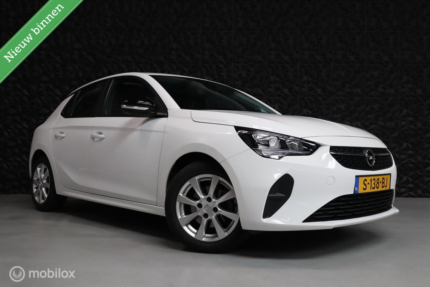 Opel Corsa - 1.2 Edition | Carplay | Lane | Parkeersensor | AC - AutoWereld.nl