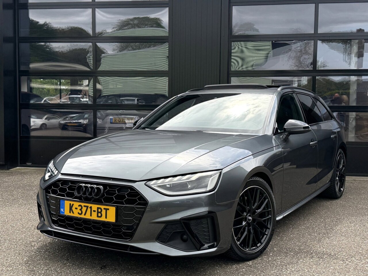 Audi A4 Avant - 35 TFSI S-Line Panoramadak Matrix Led Daytona - AutoWereld.nl