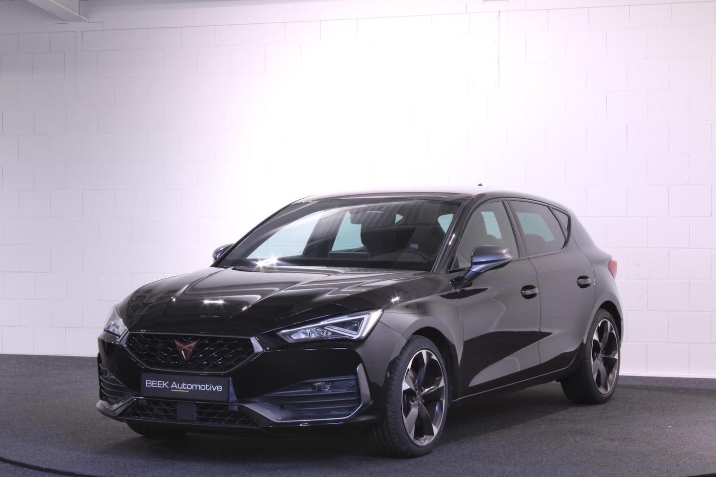 CUPRA Leon - 1.5 eTSI | PDC | Apple CarPlay | Stuurverwarming - AutoWereld.nl