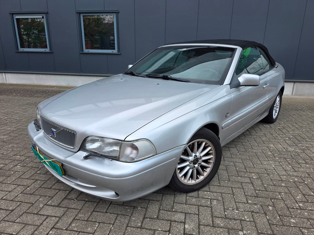 Volvo C70 Convertible - 2.0 T Sport 2.0 T Sport, AUTOMAAT, leder, bijtelvriendelijk! - AutoWereld.nl