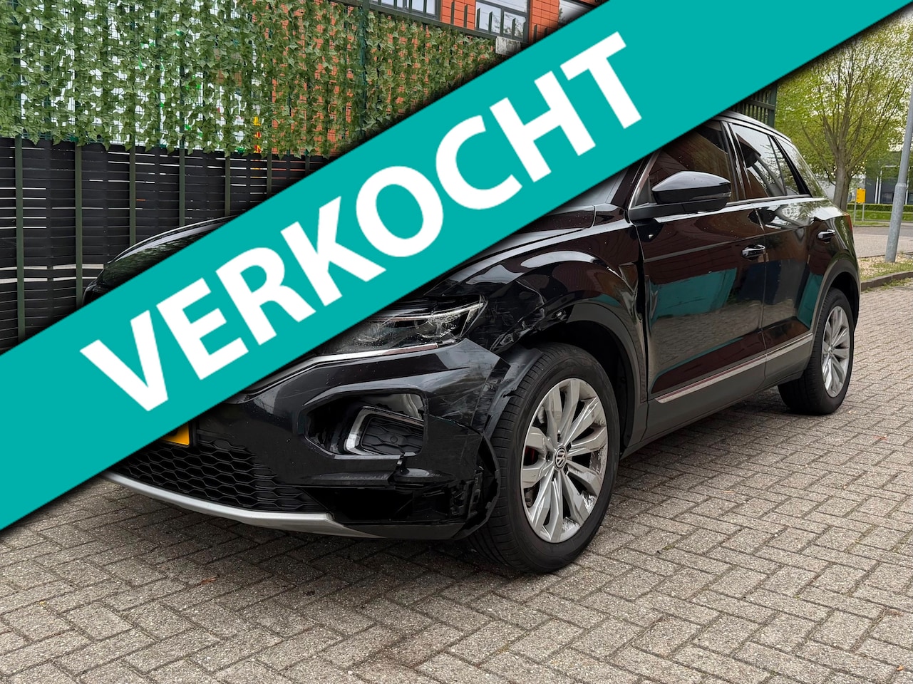 Volkswagen T-Roc - 1.5 TSI Sport R 2019 * RIJBARE SCHADE * - AutoWereld.nl