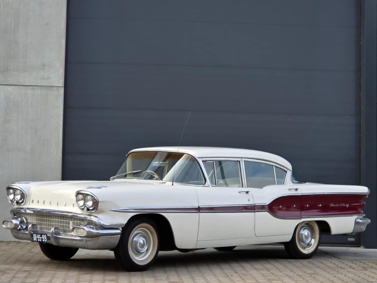 Pontiac Strato Chief - Onbekend - AutoWereld.nl