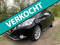 Peugeot 208 - 1.2 PureTech Style Pack/Navi/Trekhaak/P sensor/Cruise