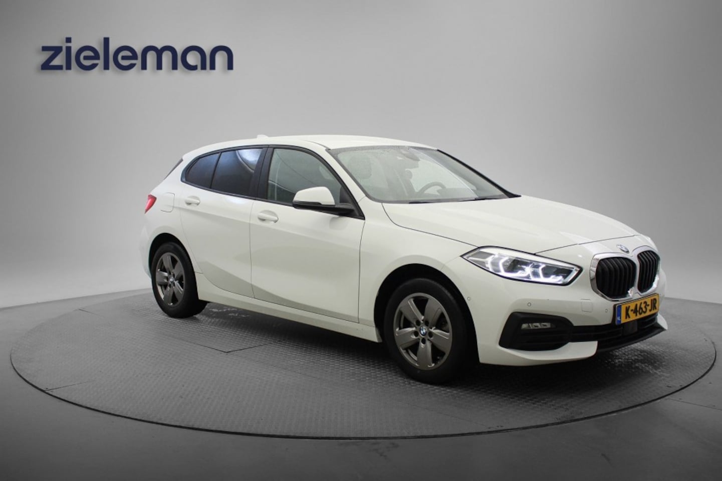 BMW 1-serie - 118i Executive Edition - Digitaal Cockpit, Carplay, Camera, Clima, PDC - AutoWereld.nl