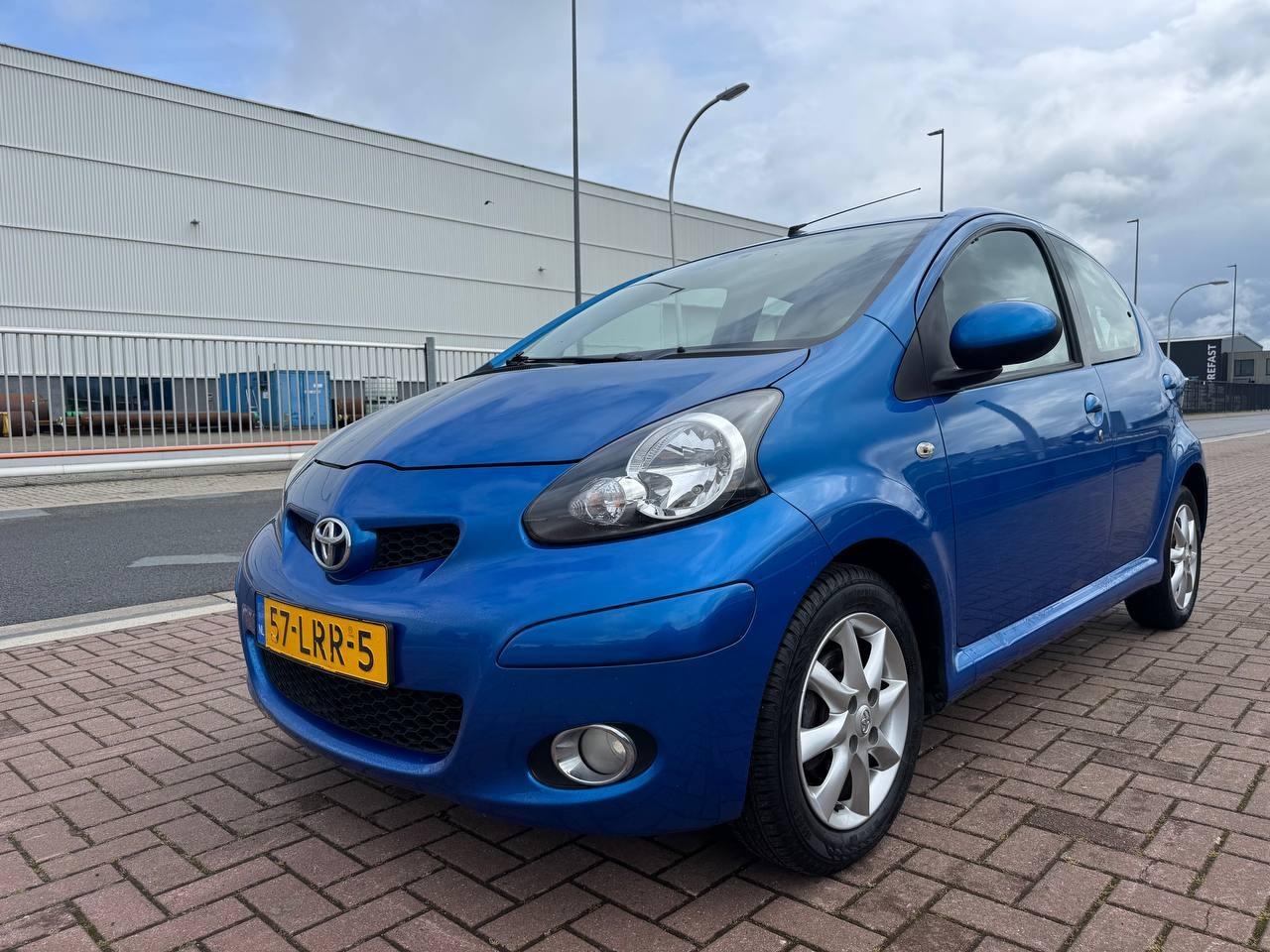 Toyota Aygo - 1.0-12V Comfort /Airco/St.bkr/C.V/Nieuwe APK + koppeling - AutoWereld.nl