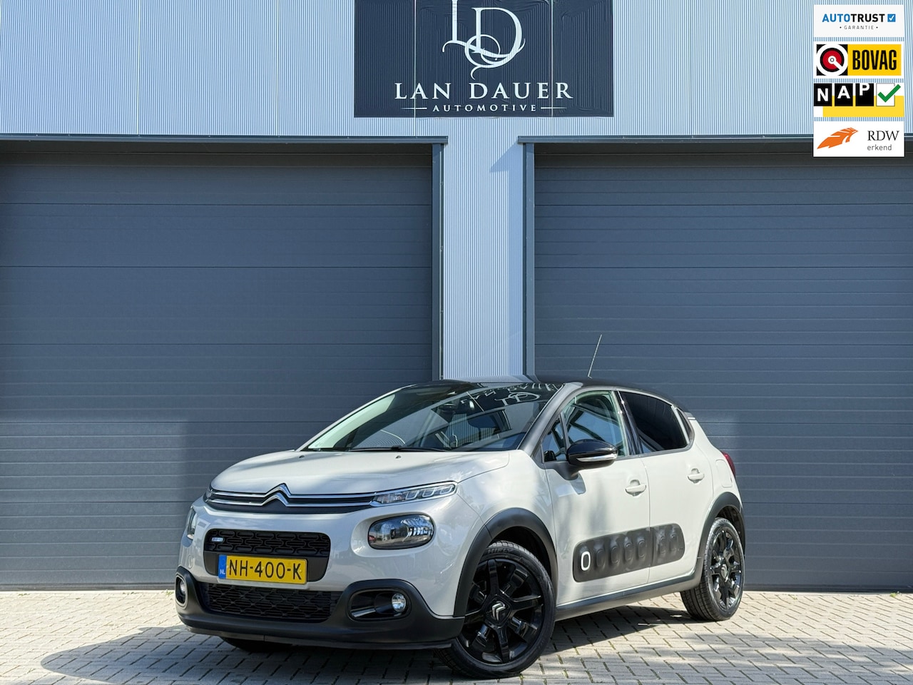 Citroën C3 - 1.2 PureTech Shine / CAMERA / APK / CARPLAY / NAP - AutoWereld.nl