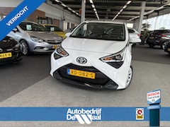 Toyota Aygo - 1.0 VVT-i X-Play 5-drs. CAMERA/CARPLAY/LIMITER/AIRCO/MEDIA