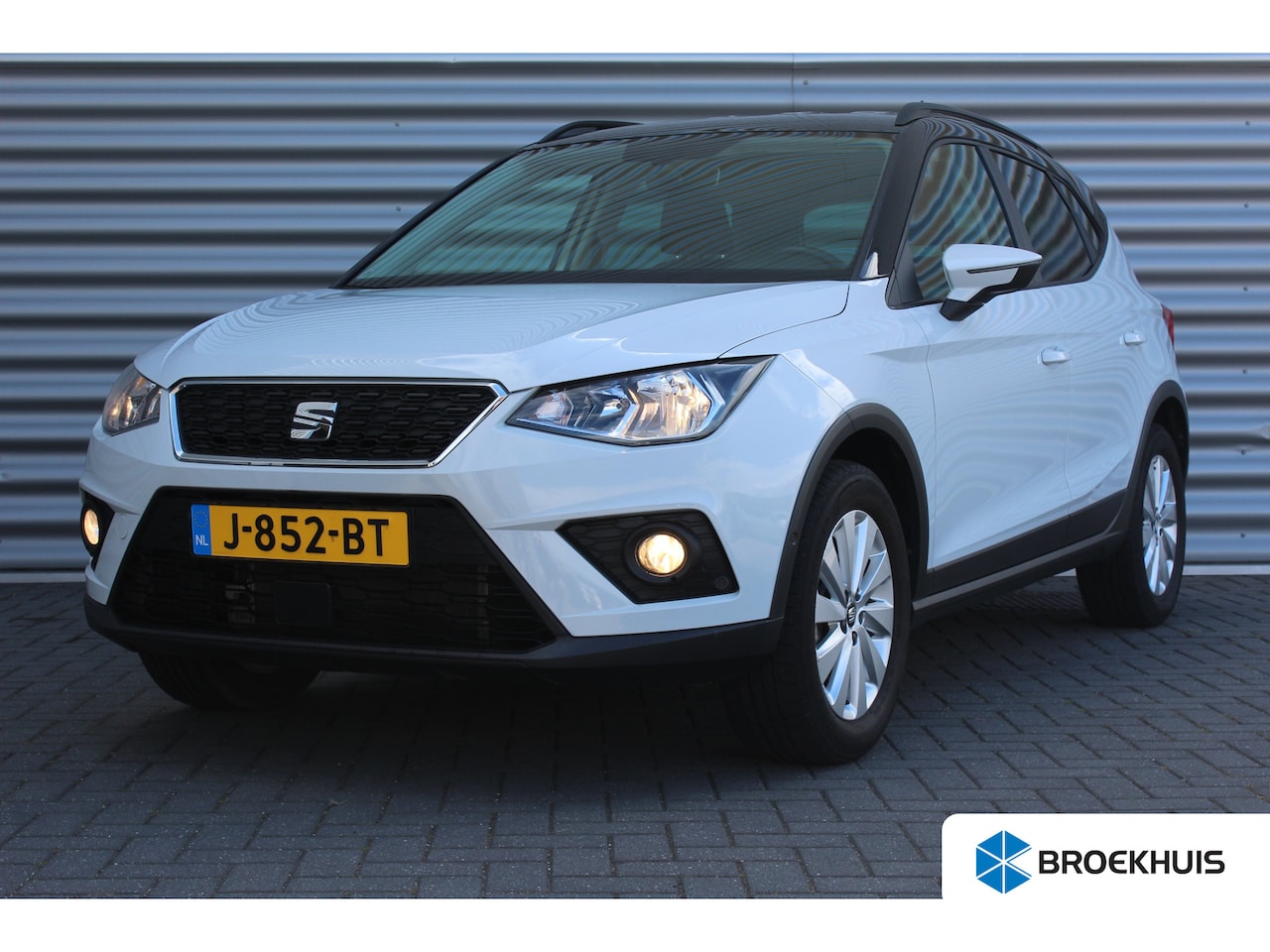 SEAT Arona - 1.0 TSI 95PK STYLE BUSINESS INTENSE / NAVI / LEDER / CLIMA / LED / PDC / 16" LMV / CAMERA - AutoWereld.nl
