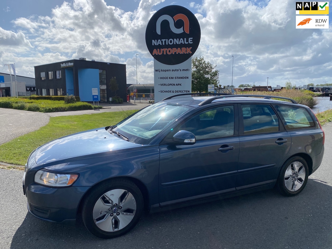 Volvo V50 - 2010 * 1.6D S/S Advantage * LMV * AIRCO * ELEC. RAMEN - AutoWereld.nl