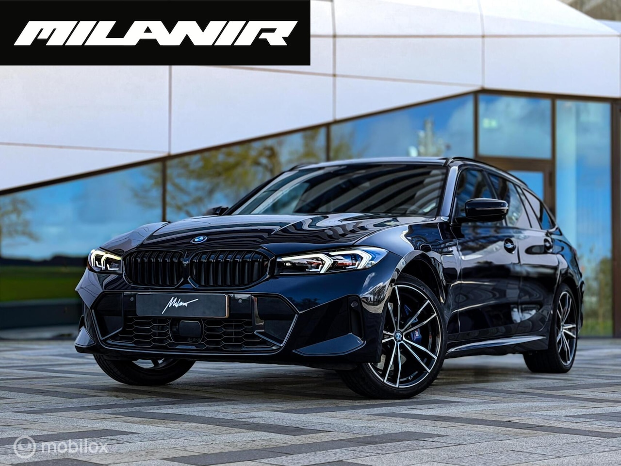 BMW 3-serie Touring - 330e Xdrive M Sport |Pano|Carbon|HUD|H&K - AutoWereld.nl