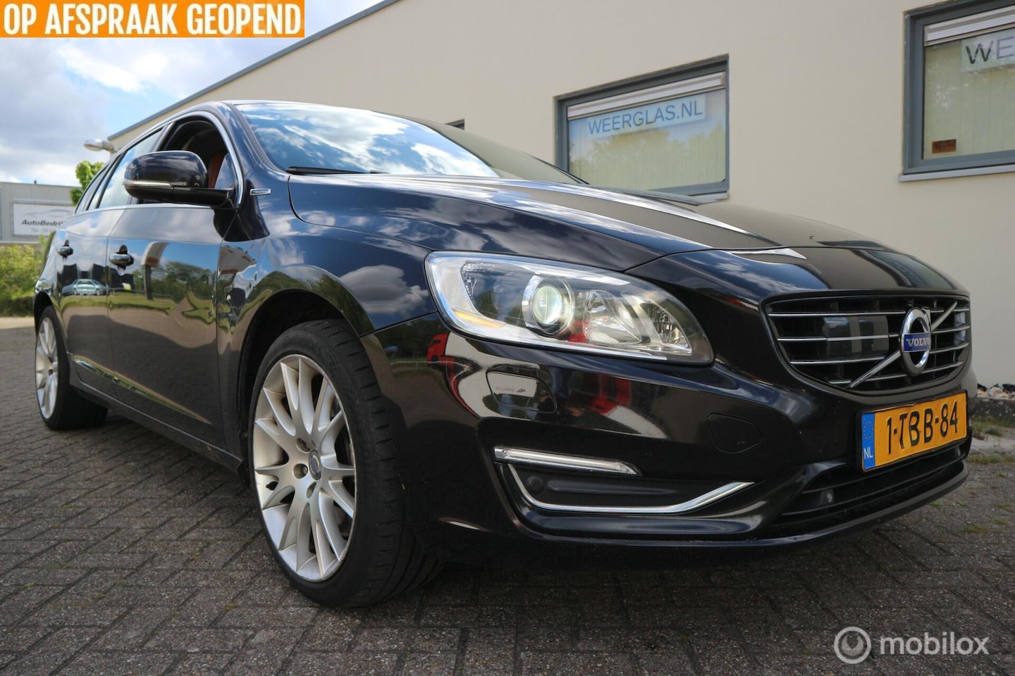 Volvo V60 - 2.4 D6 AWD Plug-In Hybrid Summum LEDER/XENON/NAP - AutoWereld.nl