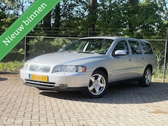 Volvo V70 - 2.0T /1E EIG/ CRUISE/ TRKHK/AIRCO/ NAP/PDC/LEDER/