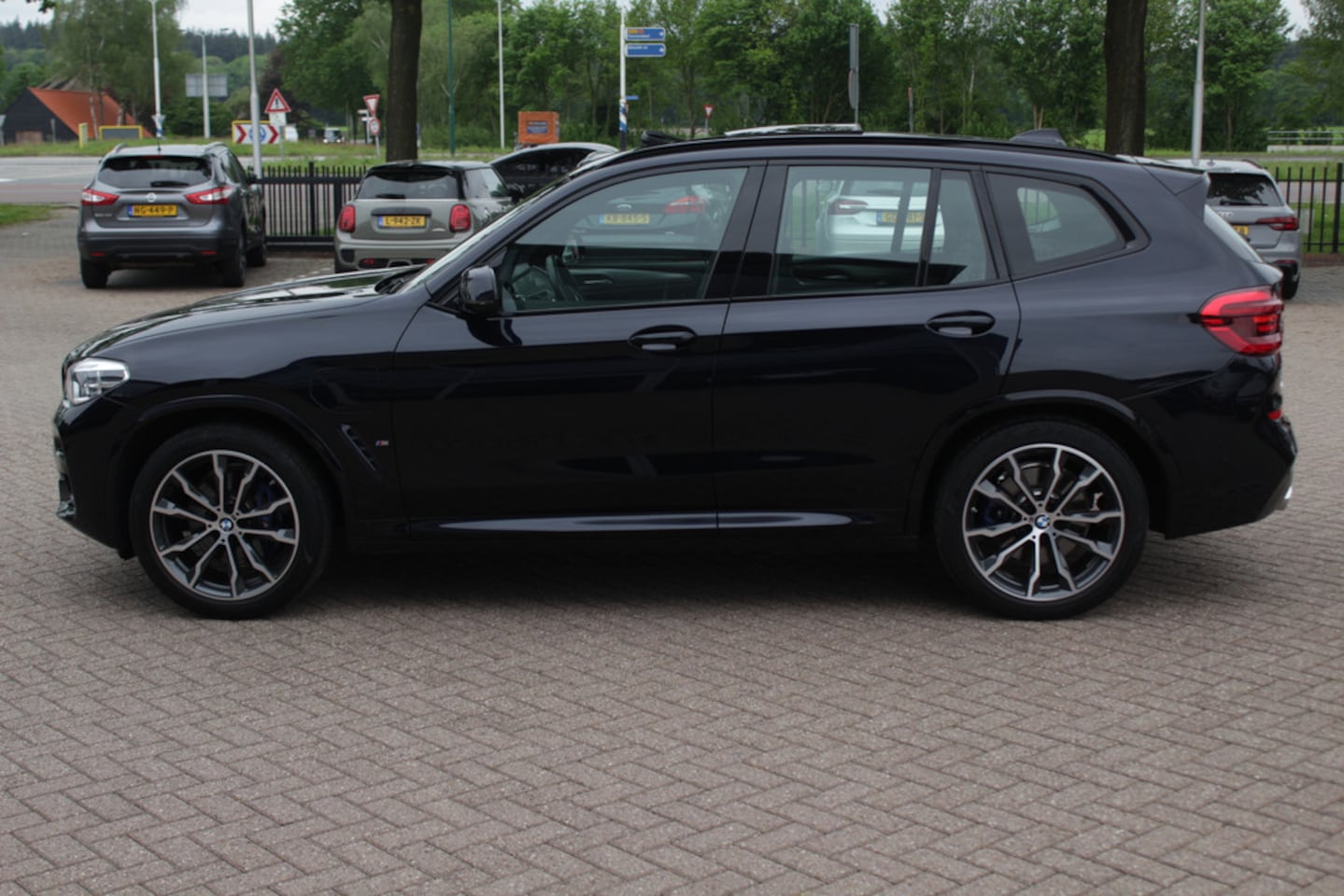 BMW X3 - xDrive30e High Exe. M Sport / Panoramadak / Camera / Head-up / Leder / 20'' / DAB / CarPla - AutoWereld.nl