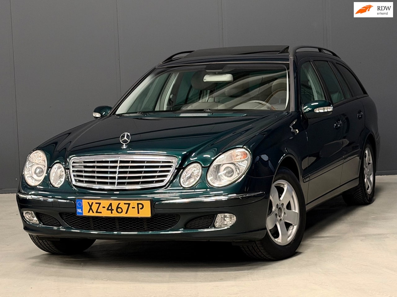 Mercedes-Benz E-klasse Combi - 240 Avantgarde E240 AUTOMAAT STOELVERW./STANDKACEL/CRUISE/NAVI | NETTE AUTO ! - AutoWereld.nl
