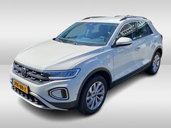 Volkswagen T-Roc - 1.0 TSI Life Edition / Camera / CarPlay / Keyless / 17'' / Stoelverwarming / DAB / ACC / C