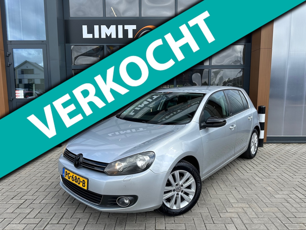 Volkswagen Golf - 1.2 TSI Trendline BlueMotion Climate/Cruise/Pdc.v+a/St.verwarming/6bak/Trekhaak/Apk - AutoWereld.nl