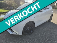 Toyota Aygo - 1.0 VVT-i x-play/Airco/Navi/5drs