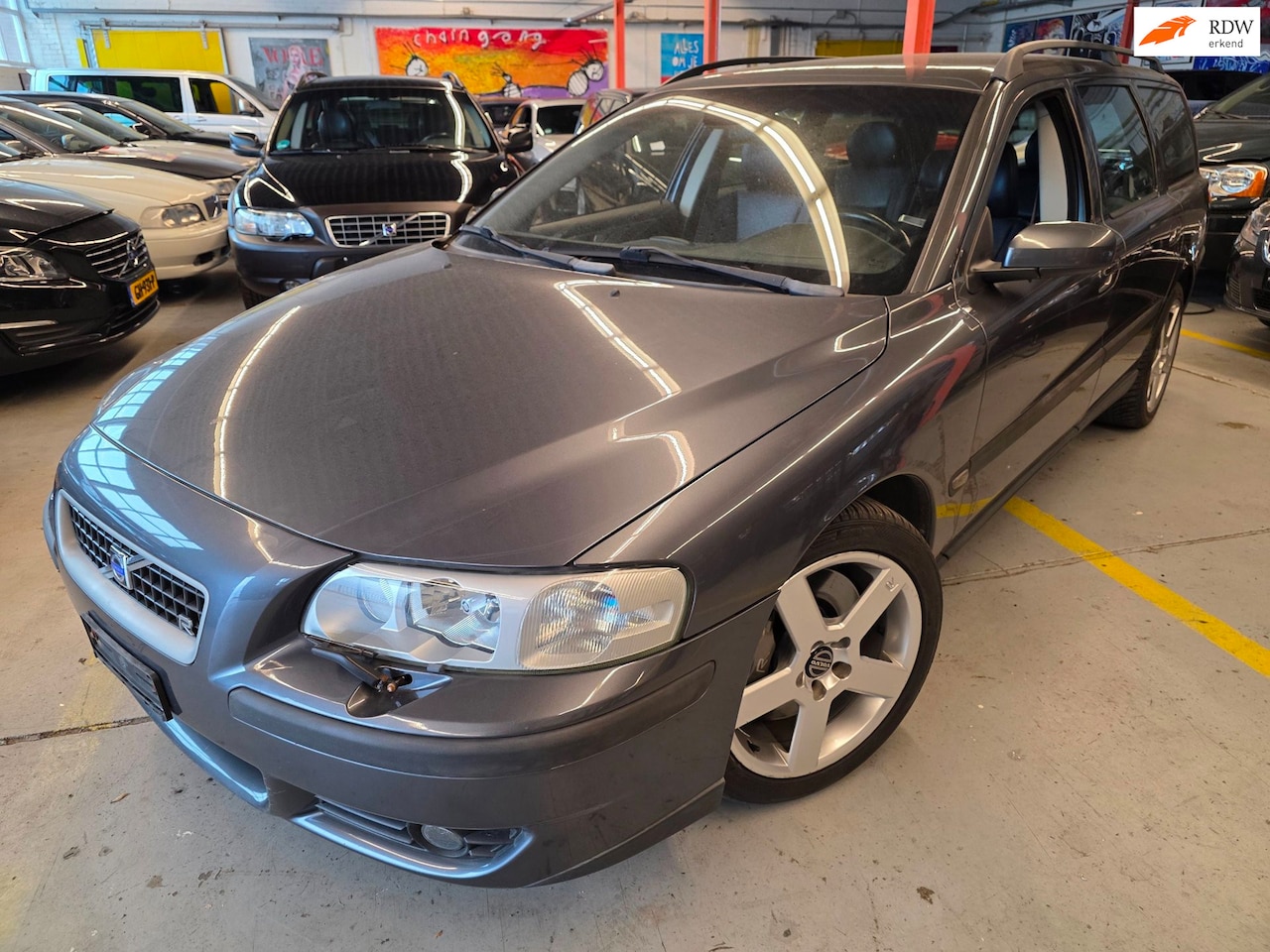 Volvo V70 - 2.5 R Geartronic 2.5 R Geartronic, motor gereviseerd, netto €, bijtelvriendelijk! - AutoWereld.nl