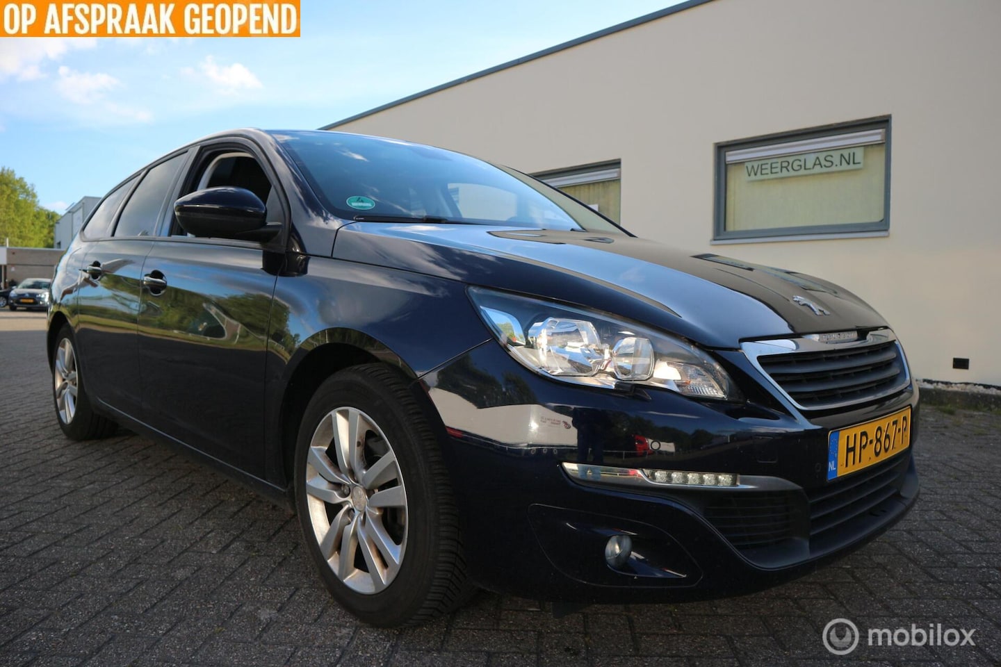 Peugeot 308 SW - 1.6 BlueHDI Blue Lease Executive PANORAMADAK - AutoWereld.nl