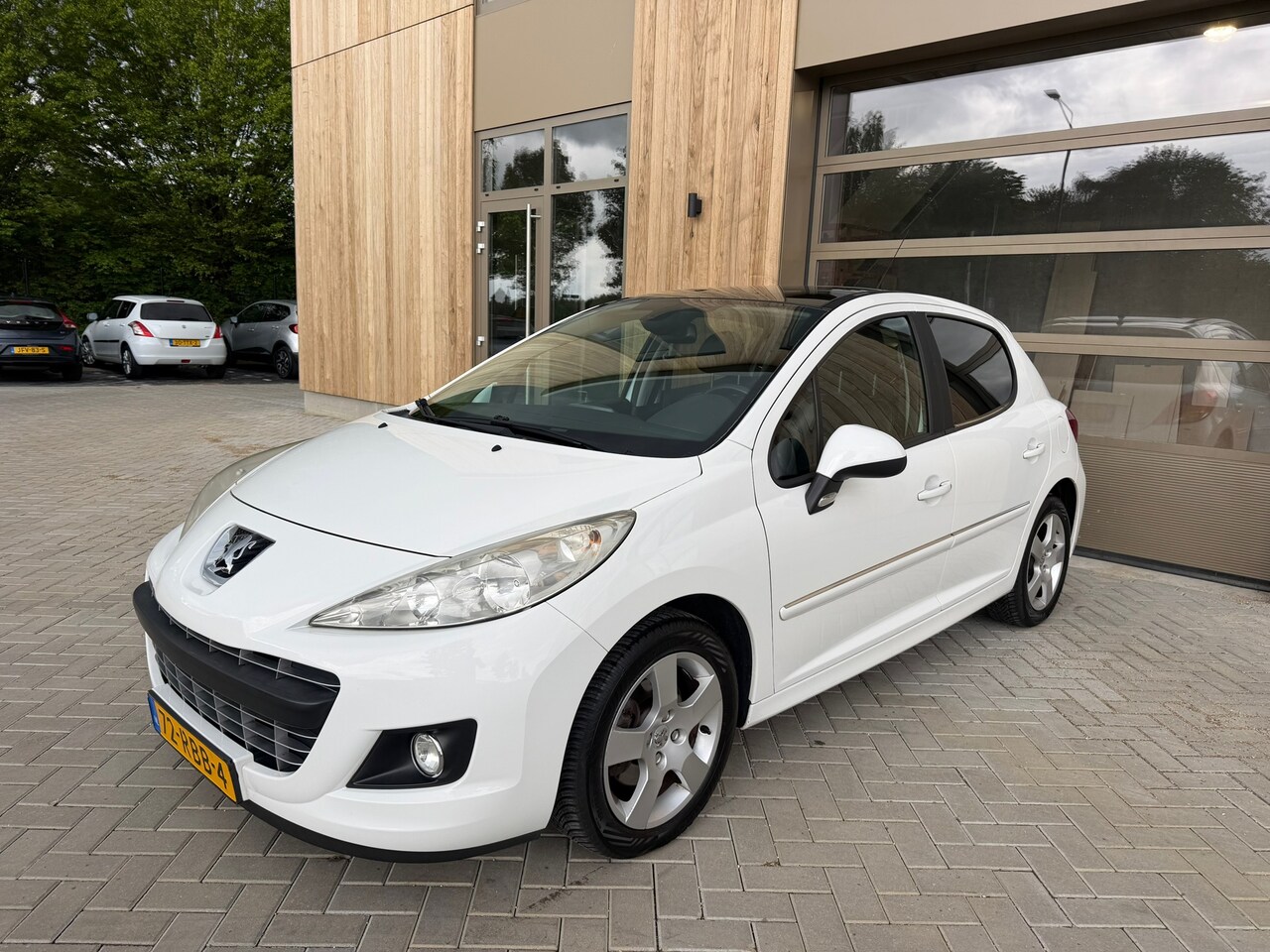 Peugeot 207 - 1.6 VTi Allure 5DRS|Clima|Cruise Controle|Parkeersensoren|Panoramadak|Nieuwe APK - AutoWereld.nl