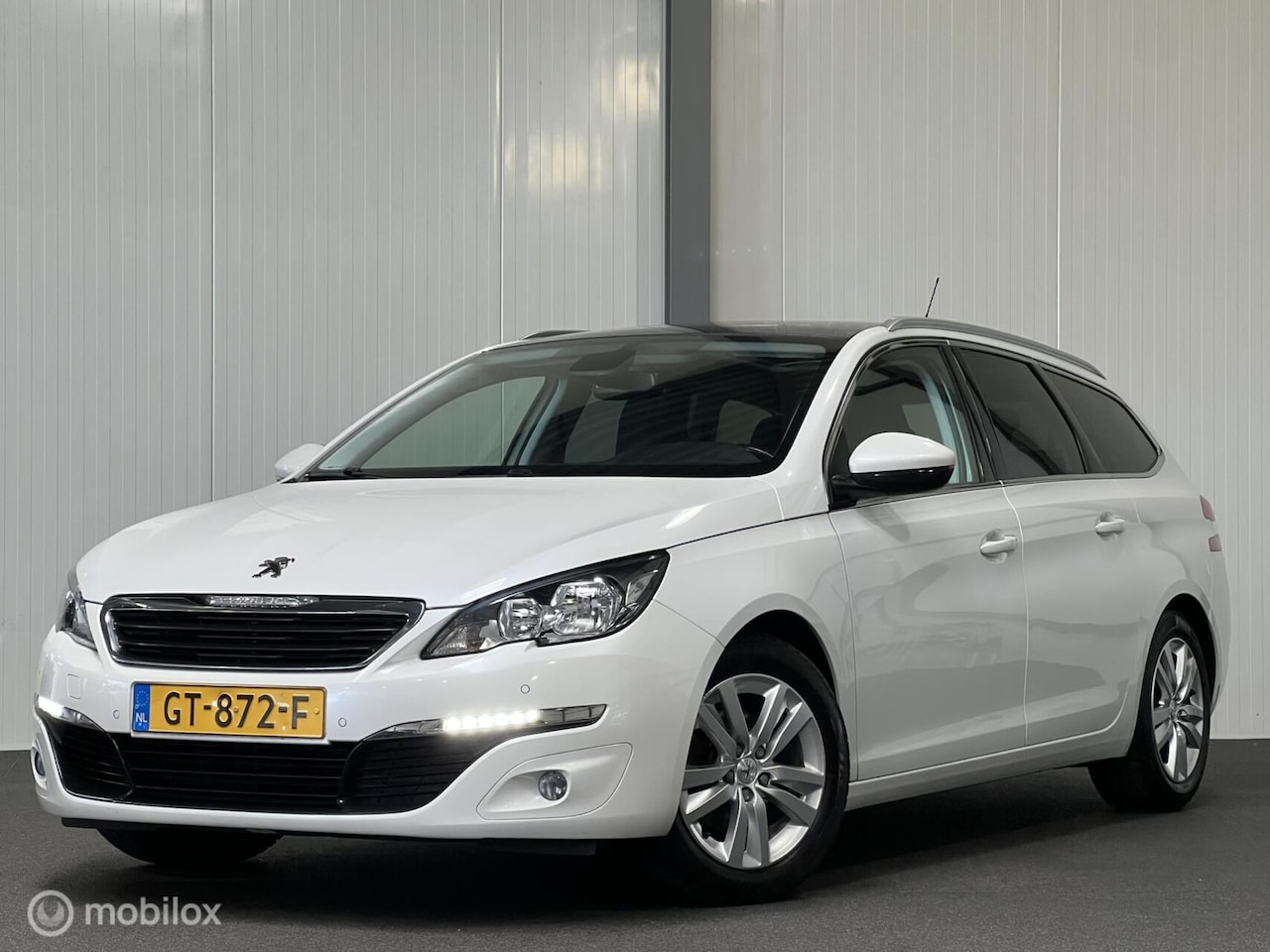 Peugeot 308 SW - 1.6 BlueHDI Executive Pack [ NAP trekh. pano ] - AutoWereld.nl