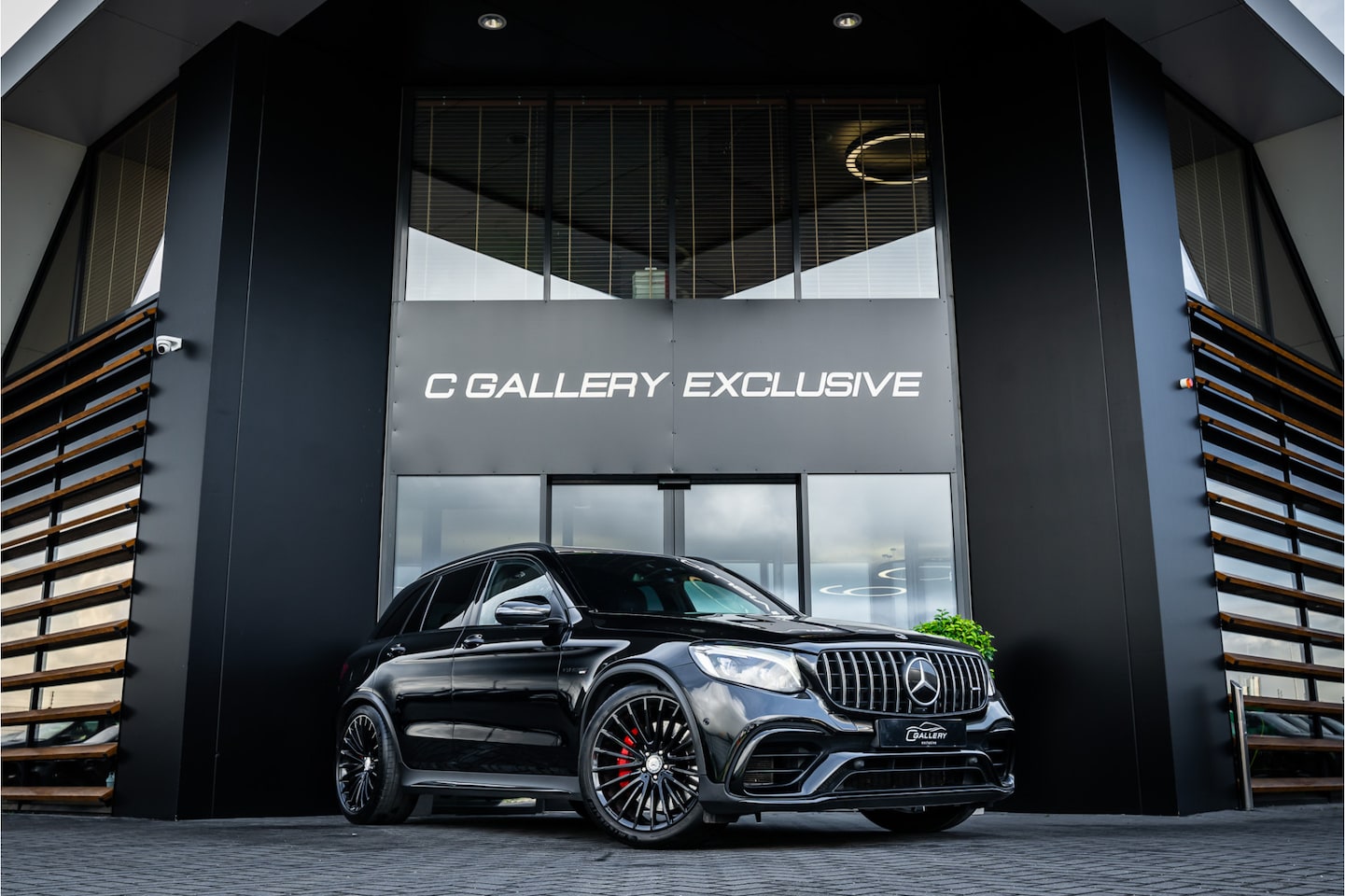 Mercedes-Benz GLC-klasse - AMG GLC63 4MATIC+ - Panorama | Burmester | Luchtvering | ACC - AutoWereld.nl