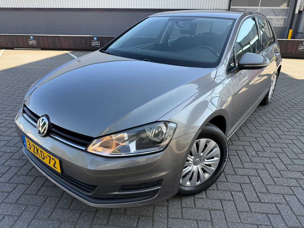 Volkswagen Golf - 1.2 TSI Trend Edition*NEW APK*CRUISE*NAVI*VELGEN - AutoWereld.nl