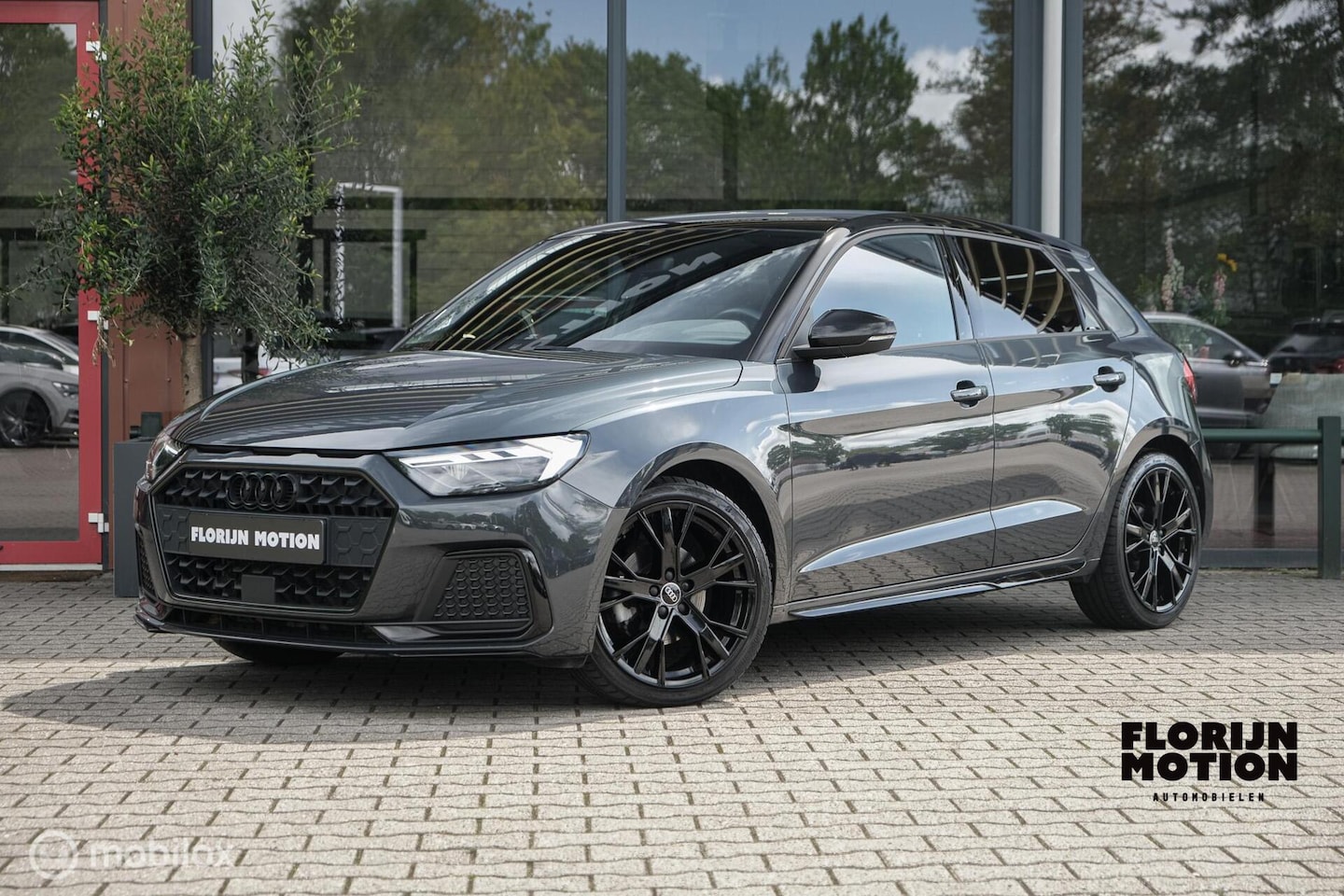 Audi A1 Sportback - 30 TFSI Advanced edition | DAB | Cruise | Sfeerverlichting | Sportstuur | Zwarte hemel | L - AutoWereld.nl