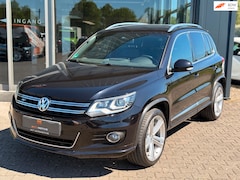 Volkswagen Tiguan - 1.4 TSI R-Line Comfort / CarPlay / LED / Navi