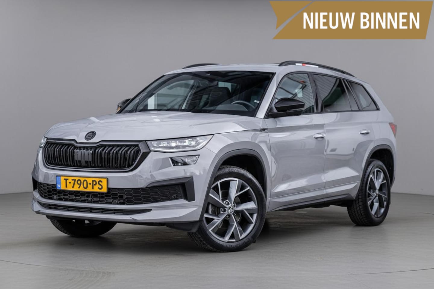 Skoda Kodiaq - 1.5 TSI DSG7 Sportline BTW|Org.NL|Trekhaak|Memory|Camera|ACC|Carplay|Dealeronderhouden - AutoWereld.nl