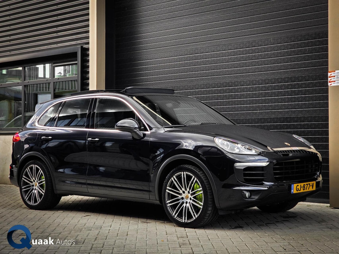 Porsche Cayenne - 3.0 S E-Hybrid | PANO | LUCHTVERING | CHRONO | LEDER | - AutoWereld.nl
