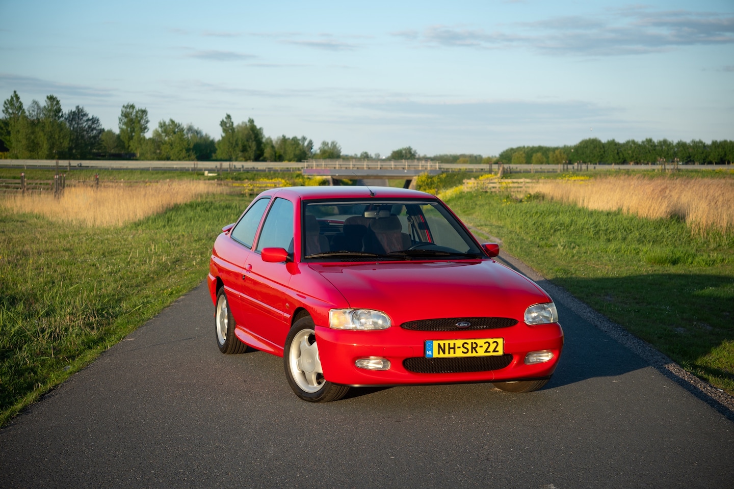 Ford Escort - 2.0 RS 2000 | NL auto !! | 50.200 KM | 150 PK - AutoWereld.nl