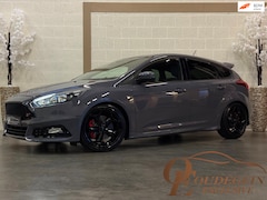 Ford Focus - 2.0 ST HG MOTORSPORT / RECARO / PDC / KEYLESS GO / STUUR + STOEL VERW / GARANTIE / LED / C
