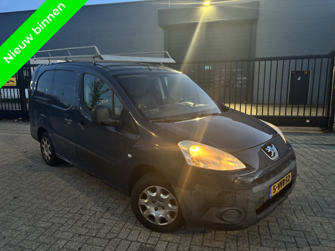 Peugeot Partner - 1.6 HDI L2 Clima|3zits|Radio 2012 - AutoWereld.nl
