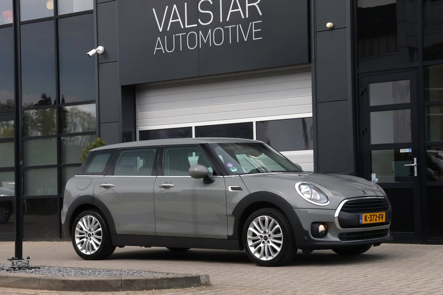 MINI Clubman - Mini 1.5 One Pepper | Moonwalk Grey! | Nette uitvoering - AutoWereld.nl