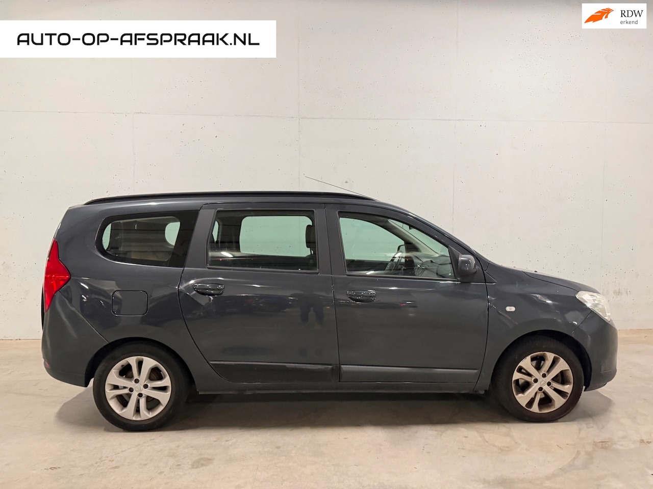 Dacia Lodgy - 1.2 TCe Prestige 5p. Airco Navi Trekhaak - AutoWereld.nl