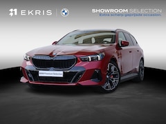 BMW 5-serie Touring - 530e M Sportpakket Pro/ Stuurwiel verwarmd/ Comfort Access/ Elektrische Trekhaak/ panorama