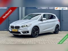 BMW 2-serie Active Tourer - 220i 192pk Luxury | AUTOMAAT | Compleet | 133.000 KM | Hoge Zit | Camera |