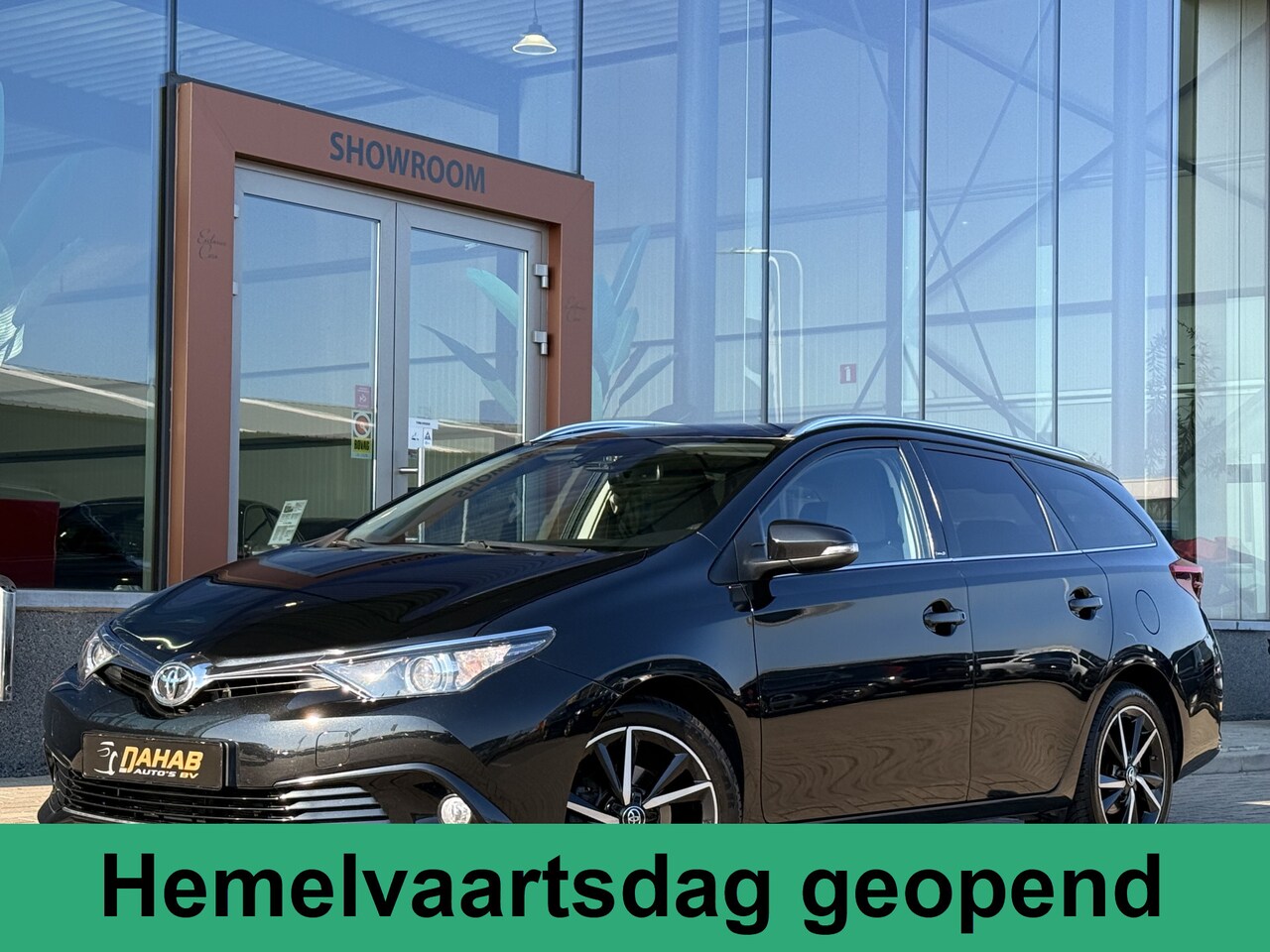 Toyota Auris - 1.2 T | Cruise | Stoelverwarming | Lane Assist | Bluetooth | Navigatie | Achteruitrijcamer - AutoWereld.nl