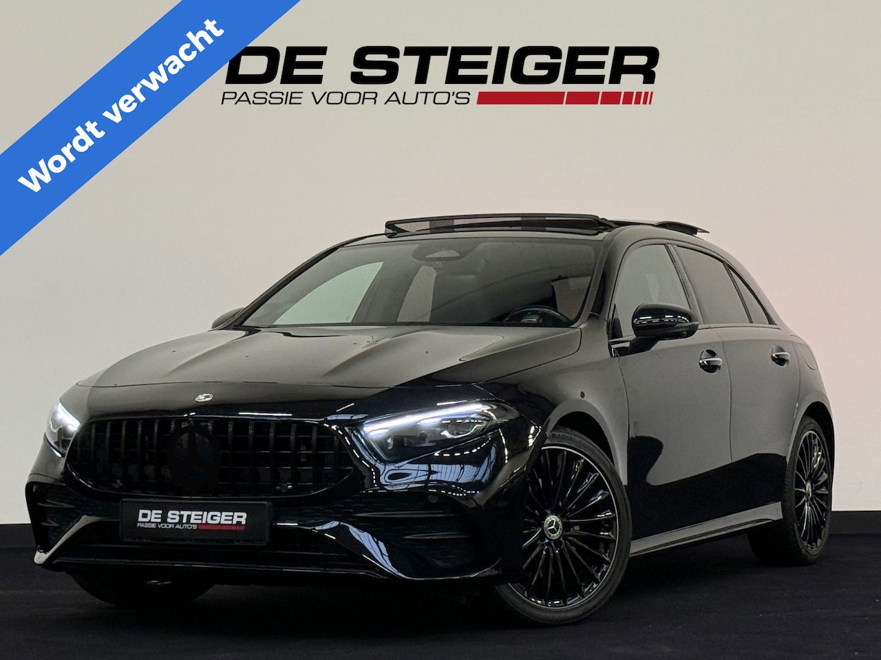Mercedes-Benz A-klasse - 250 e Blackpack 45 S AMG Pano Memory 360 Sfeer NIEUWSTAAT - AutoWereld.nl