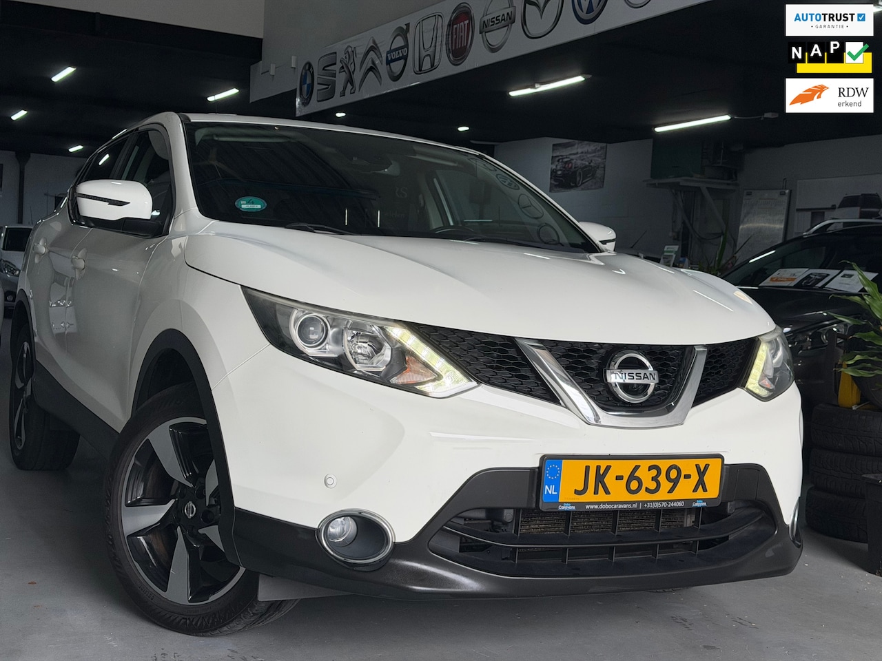 Nissan Qashqai - 1.2 N-Connecta/ nap/ 2e EIG/ dealeronderhouden/ 1jaar apk/ volle opties/ zeer nette auto. - AutoWereld.nl