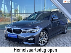 BMW 3-serie Touring - 330e Plug in Hybride M-sport Shadow-line 292pk Panoramadak / Camera